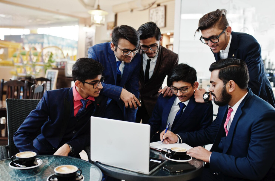 What Makes a Good B-School? Key Factors Every Student Should Consider